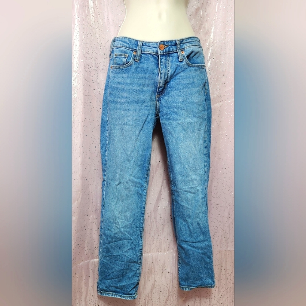 Universal Thread high rise slim straight Jean